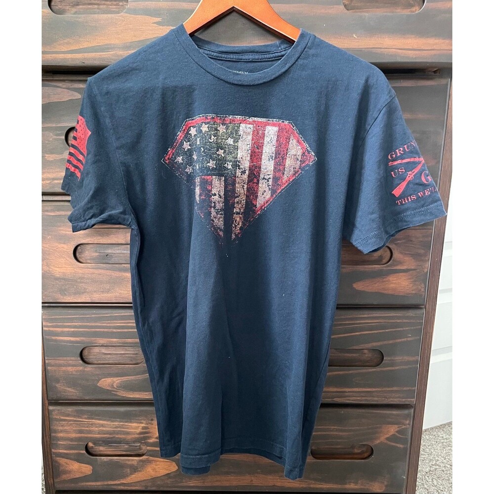 Grunt Style American Flag Patriotic Shield Navy Blue Military T-Shirt Men's Med